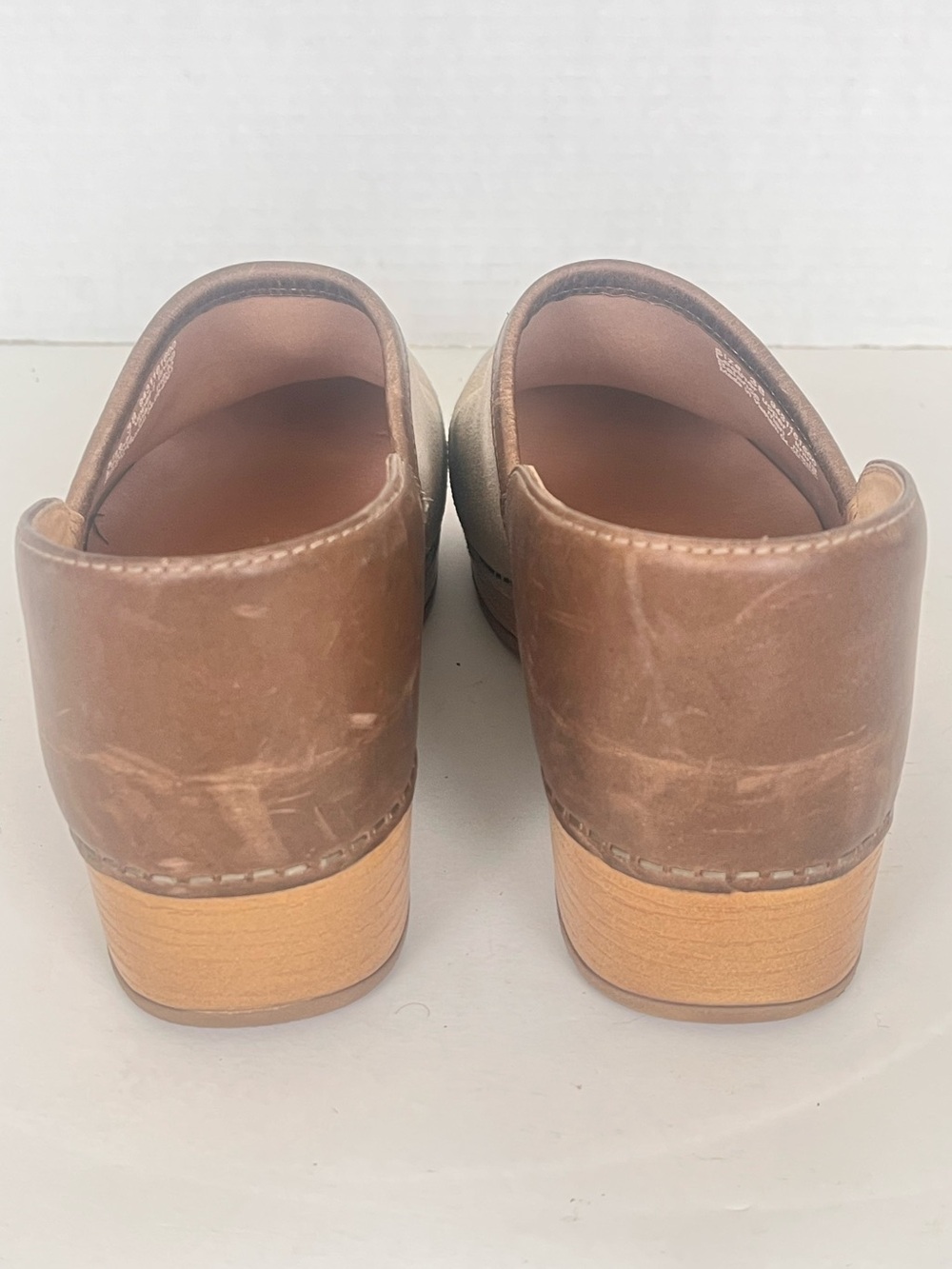 Dansko Brenna Clog Women’s 38/8 Tan Burnished Suede Slip On Comfort Shoe - Picture 4 of 9
